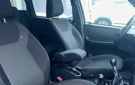 Chevrolet Niva I рестайлинг, 2019 год, 792 000 рублей, 14 фотография