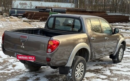 Mitsubishi L200 IV рестайлинг, 2013 год, 1 435 000 рублей, 3 фотография