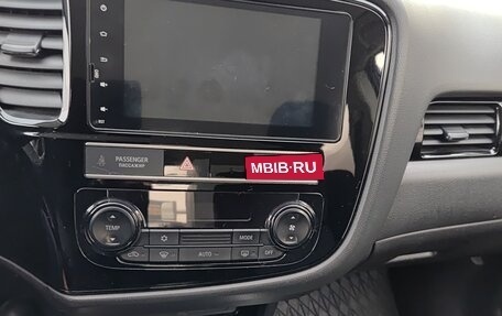 Mitsubishi Outlander III рестайлинг 3, 2020 год, 2 450 000 рублей, 5 фотография