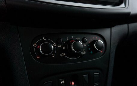 Renault Sandero II рестайлинг, 2015 год, 887 000 рублей, 10 фотография