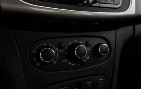 Renault Logan II, 2021 год, 1 327 000 рублей, 12 фотография