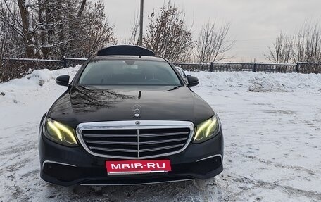 Mercedes-Benz E-Класс, 2019 год, 2 600 000 рублей, 1 фотография