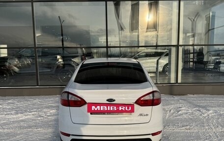 Ford Fiesta, 2015 год, 825 000 рублей, 5 фотография