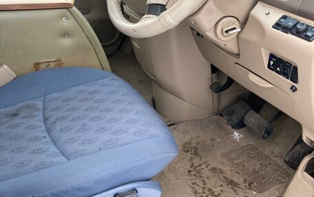 Nissan Serena II, 2003 год, 700 000 рублей, 11 фотография