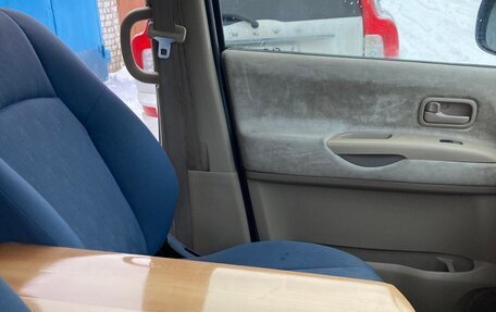 Nissan Serena II, 2003 год, 700 000 рублей, 12 фотография