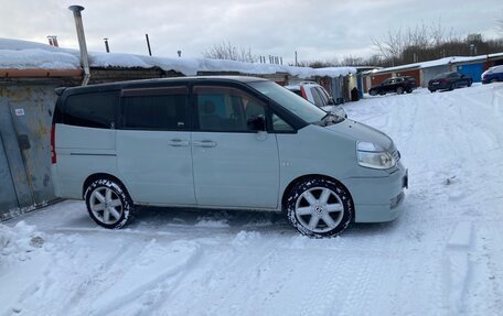 Nissan Serena II, 2003 год, 700 000 рублей, 22 фотография