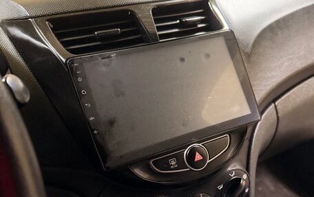 Hyundai Solaris II рестайлинг, 2012 год, 750 000 рублей, 4 фотография