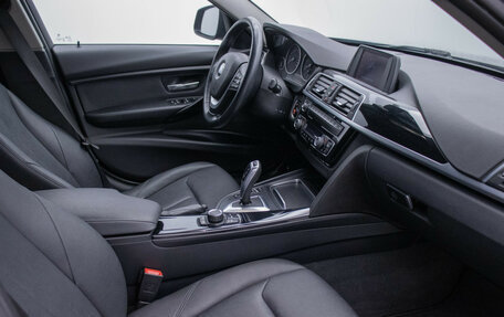 BMW 3 серия, 2018 год, 1 760 000 рублей, 9 фотография