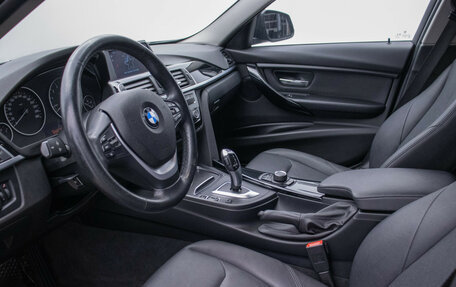 BMW 3 серия, 2018 год, 1 760 000 рублей, 10 фотография