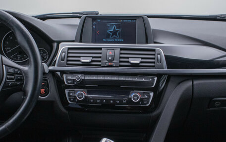 BMW 3 серия, 2018 год, 1 760 000 рублей, 14 фотография