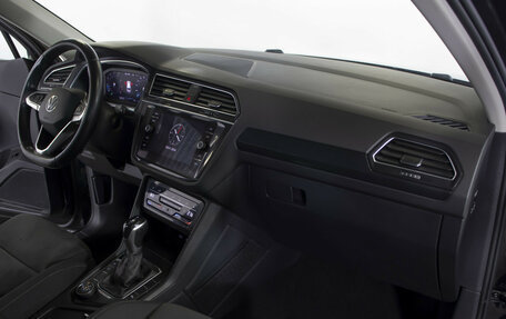 Volkswagen Tiguan II, 2021 год, 2 995 000 рублей, 9 фотография