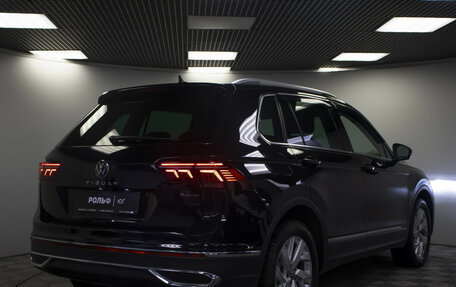 Volkswagen Tiguan II, 2021 год, 2 995 000 рублей, 23 фотография