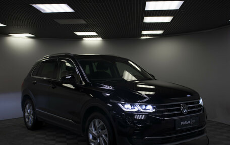 Volkswagen Tiguan II, 2021 год, 2 995 000 рублей, 21 фотография