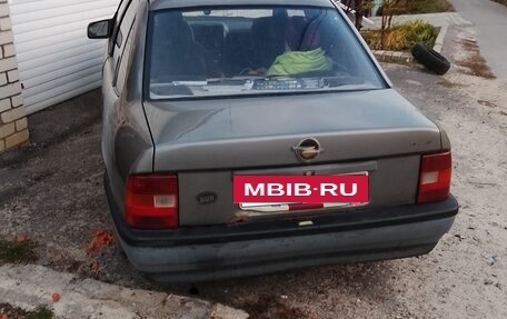 Opel Vectra A, 1992 год, 73 000 рублей, 8 фотография