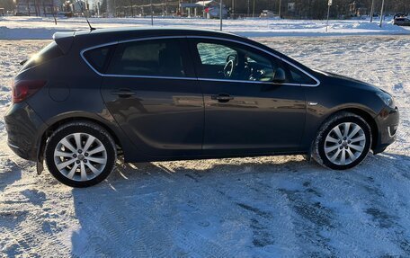 Opel Astra J, 2014 год, 900 000 рублей, 11 фотография