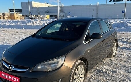 Opel Astra J, 2014 год, 900 000 рублей, 3 фотография