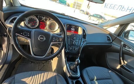 Opel Astra J, 2014 год, 900 000 рублей, 27 фотография