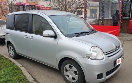 Toyota Sienta I, 2013 год, 680 000 рублей, 2 фотография