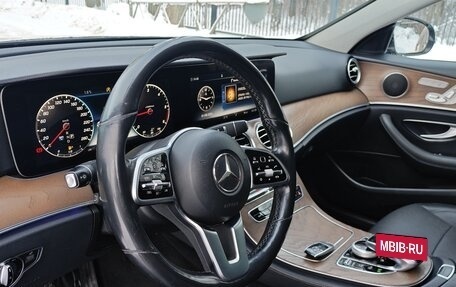 Mercedes-Benz E-Класс, 2019 год, 2 600 000 рублей, 10 фотография