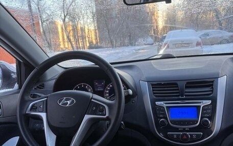 Hyundai Solaris II рестайлинг, 2011 год, 495 000 рублей, 4 фотография