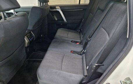 Toyota Land Cruiser Prado 150 рестайлинг 2, 2021 год, 6 450 000 рублей, 5 фотография