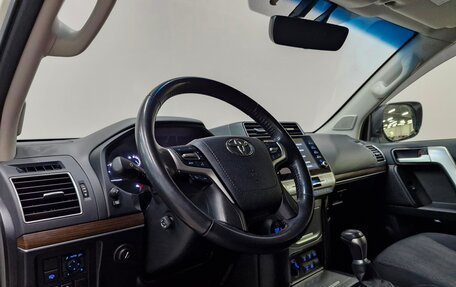 Toyota Land Cruiser Prado 150 рестайлинг 2, 2021 год, 6 450 000 рублей, 2 фотография