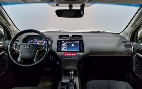 Toyota Land Cruiser Prado 150 рестайлинг 2, 2021 год, 6 450 000 рублей, 14 фотография