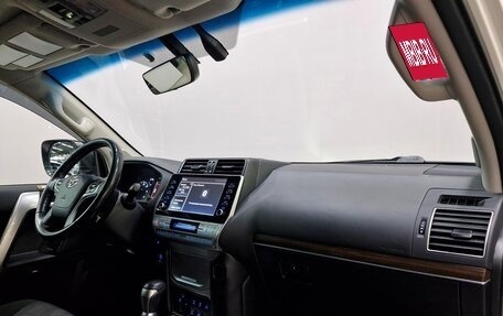 Toyota Land Cruiser Prado 150 рестайлинг 2, 2021 год, 6 450 000 рублей, 7 фотография