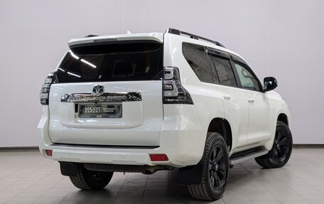 Toyota Land Cruiser Prado 150 рестайлинг 2, 2021 год, 6 450 000 рублей, 26 фотография