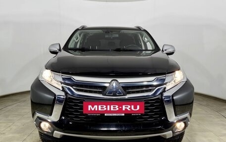 Mitsubishi Pajero Sport III рестайлинг, 2018 год, 3 090 000 рублей, 2 фотография