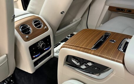 Rolls-Royce Ghost Series II рестайлинг, 2020 год, 29 990 000 рублей, 20 фотография