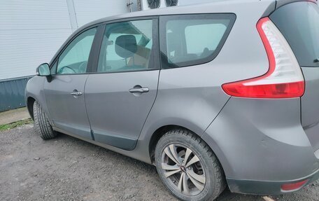 Renault Scenic III, 2010 год, 670 000 рублей, 3 фотография