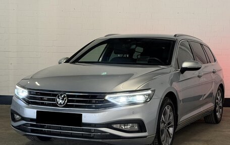 Volkswagen Passat B8 рестайлинг, 2022 год, 4 030 000 рублей, 2 фотография