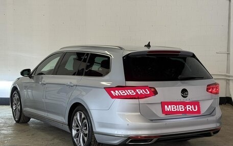 Volkswagen Passat B8 рестайлинг, 2022 год, 4 030 000 рублей, 3 фотография