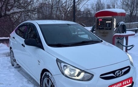 Hyundai Solaris II рестайлинг, 2014 год, 980 000 рублей, 2 фотография