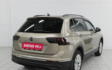 Volkswagen Tiguan II, 2021 год, 2 060 000 рублей, 5 фотография