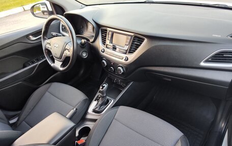 Hyundai Solaris II рестайлинг, 2017 год, 1 300 000 рублей, 9 фотография