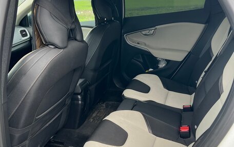 Volvo V40 Cross Country I, 2018 год, 2 200 000 рублей, 8 фотография