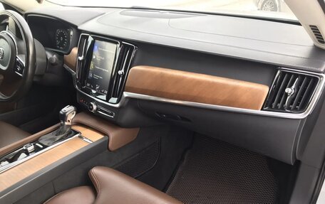 Volvo S90 II рестайлинг, 2018 год, 2 800 000 рублей, 11 фотография
