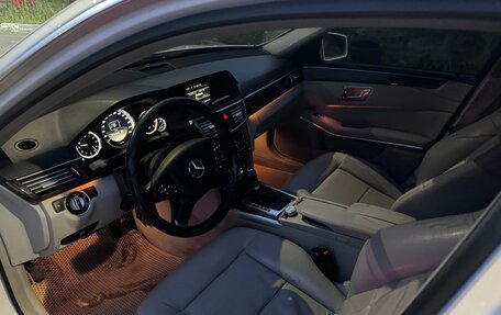 Mercedes-Benz E-Класс, 2011 год, 1 100 000 рублей, 10 фотография