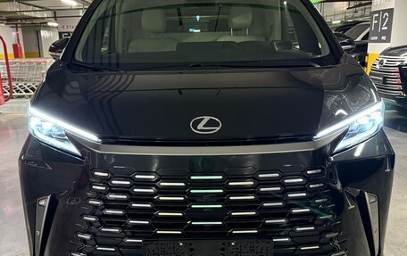 Lexus LM, 2025 год, 19 890 000 рублей, 5 фотография