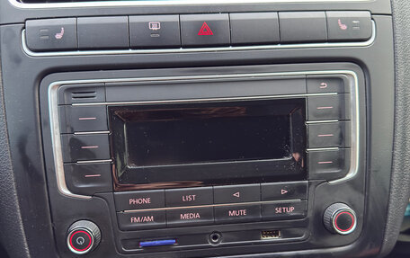 Volkswagen Polo VI (EU Market), 2011 год, 800 000 рублей, 14 фотография