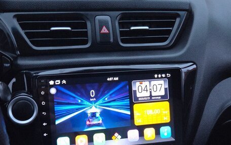 KIA Rio III рестайлинг, 2013 год, 700 000 рублей, 23 фотография