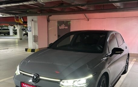 Volkswagen Golf VIII, 2022 год, 3 990 000 рублей, 1 фотография