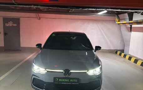 Volkswagen Golf VIII, 2022 год, 3 990 000 рублей, 2 фотография
