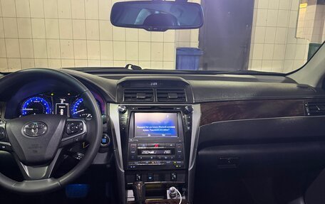 Toyota Camry, 2016 год, 1 900 000 рублей, 6 фотография