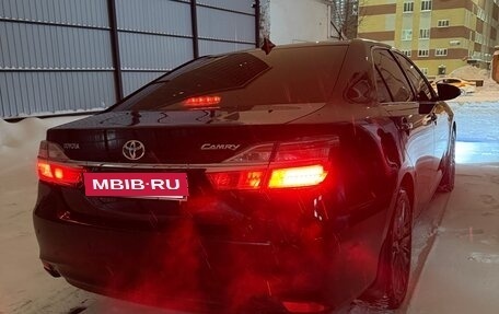 Toyota Camry, 2016 год, 1 900 000 рублей, 4 фотография