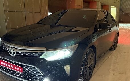 Toyota Camry, 2016 год, 1 900 000 рублей, 3 фотография