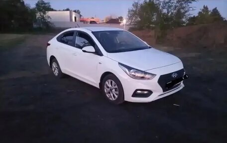 Hyundai Solaris II рестайлинг, 2017 год, 1 580 000 рублей, 4 фотография