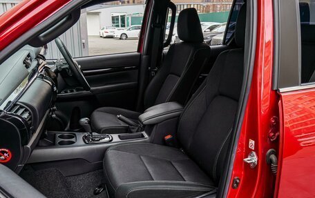 Toyota Hilux VIII, 2019 год, 4 550 000 рублей, 8 фотография